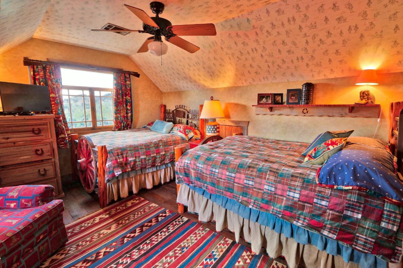 Вилла Log Cabin At Old Glory Ranch Уимберли Экстерьер фото